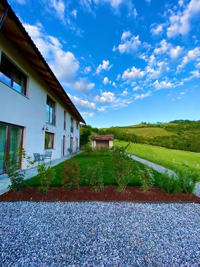 ホテル Le Cornici - Cascina Di Charme Diano dʼAlba エクステリア 写真